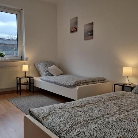 Moeblierte 3 Zimmer Apartment - Mit Smart Tv, Wlan Und Kostenfreie Parkplaetze Schloß Holte-Stukenbrock Eksteriør bilde