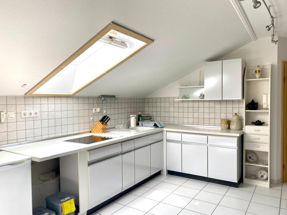 Moeblierte 3 Zimmer Apartment - Mit Smart Tv, Wlan Und Kostenfreie Parkplaetze Schloß Holte-Stukenbrock Eksteriør bilde