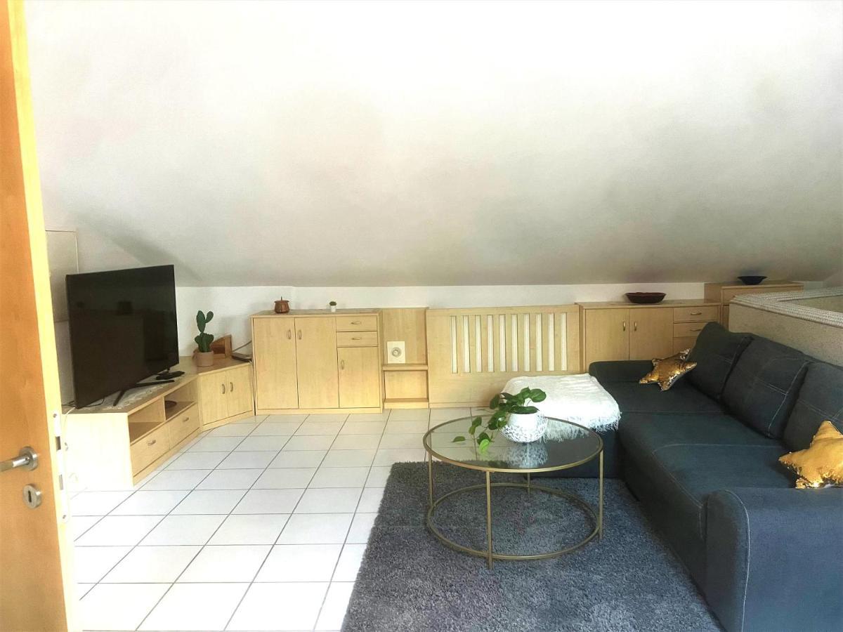 Moeblierte 3 Zimmer Apartment - Mit Smart Tv, Wlan Und Kostenfreie Parkplaetze Schloß Holte-Stukenbrock Eksteriør bilde